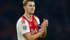 Де Лихт избра номера си в Юве, Аякс получава 75 млн. евро