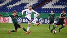 Чистка в Шалке заради последното място в Германия