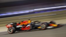 Верстапен полетя и към полпозишъна на "Сахир"