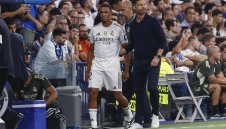 Реал остава без Трент за Ел Класико