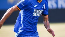 Нова фланелка: Левски разкрива парчета от пъзела