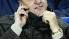 Кройф: Барса може да спечели требъл, а Реал не
