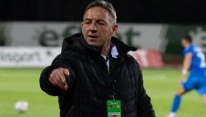 Скандал в Стара Загора: Фенове на Берое скочиха на треньора