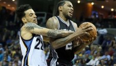 Гризлис дадоха битка на Сан Антонио, но пак загубиха