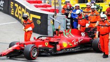 Във Ферари треперят! Шарл може и да загуби полпозицията си