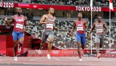 Канадец е шампион на 200 метра в Токио