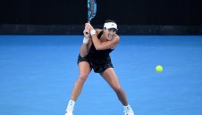 Гарбине Мугуруса със заявка за титлата в Мелбърн