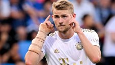 Де Лихт отново захапа Юве