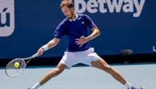 Медведев записа победа №40 през сезона