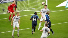 Гризи-шоу в Париж! Франция се съвзе и обърна Германия + ВИДЕО