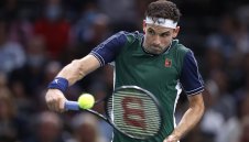 Гришо тръгна с победа в Париж