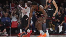 Олимпиакос излъга Апоел в грозен мач в Атина