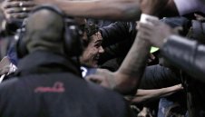 Мъка: Липса на пари и време събира Барса и Кавани