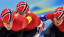 Канада и Норвегия с титли в отборните преследвания на бързо пързаляне с кънки