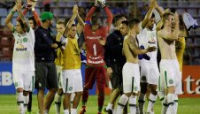 Шапе с първа международна победа след самолетната трагедия