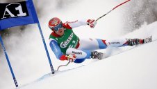 Неостаряващият Дидие Кюш спечели спускането в Лейк Луис