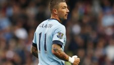 Михайлович води играч на Сити в Милан