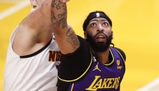 Веждата ще почива поне месец, Йокич се нареди до Уилт