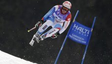 Беат Фойц спечели спускането за супер комбинацията