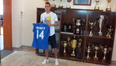 ОФИЦИАЛНО: Веско Минев се върна в Левски