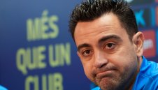 Чистка и отпред: Шави гони стрелци от Барса