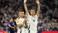 Томас Мюлер изравни Тони Кроос по трофеи