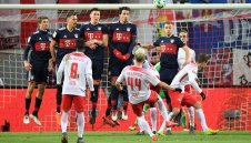 Феновете на Ливърпул куфеят след победата на РБ над Байерн