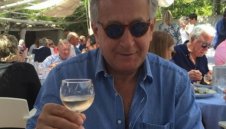 Господинът от Лондон отнема времето и парите на Левски