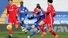 Кошмар! Ливърпул се срина и в Лестър, Алисон с нов гаф