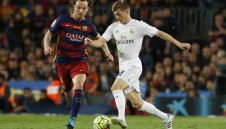 "Ел Класико" на "дупките": Звездите на Барселона и Реал Мадрид вървят надолу