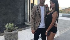 Бисквити със секс поза на Роналдо скандализираха Великобритания + СНИМКА