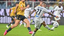 Наполи навакса два гола пасив, но не спечели