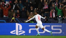 Историческо: Адаму прониза Байерн и се нареди до Анри