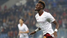 Ейбрахам ще става татко