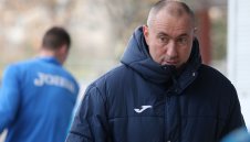 Мъри Стоилов с нов план за Левски