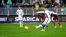 Интер с рутинна победа във Венеция