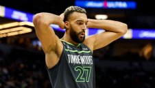 Шак обяви френски център за "най-лошия играч в историята"!