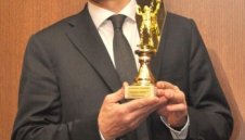 Радо Стойчев моли Владо Николов да отложи операцията