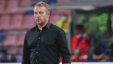 Флик вади тежката артилерия срещу Англия