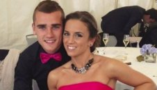 Жената на Гризман оглежда къщи в Барселона