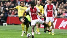 18-годишен се подигра с Арсенал и остана в Аякс