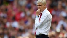 Венгер рискува срещу Лестър