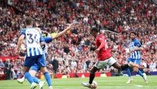 Нов шумен провал за Юнайтед, "чайките" ухапаха лошо "дяволите"