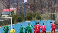 Истински лъвове! Юношите ни разгромиха Сърбия в мач с три червени картона