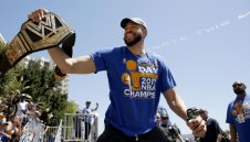 Джавел Макгий завърши състава на Уориърс