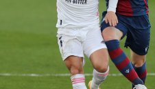 Челси си връща Еден Азар?