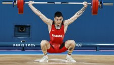 Хлъзгави лепенки! Иван Димов обясни защо се изложи в изхвърлянето