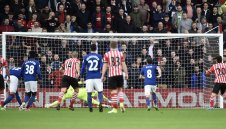 Ромеро спаси честта на Юнайтед в мач без значение + ВИДЕО