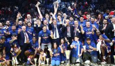 Анадолу Ефес отново е баскетболният крал на Европа