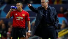 Нов скандал в Юнайтед! Санчес заложил 20 хил. паунда за уволнението на Моуриньо